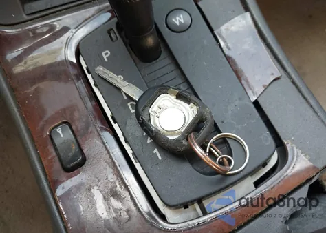 2001 Saab 9-5 Aero z USA, uszkodzony, nr VIN YS3EH48G713048885